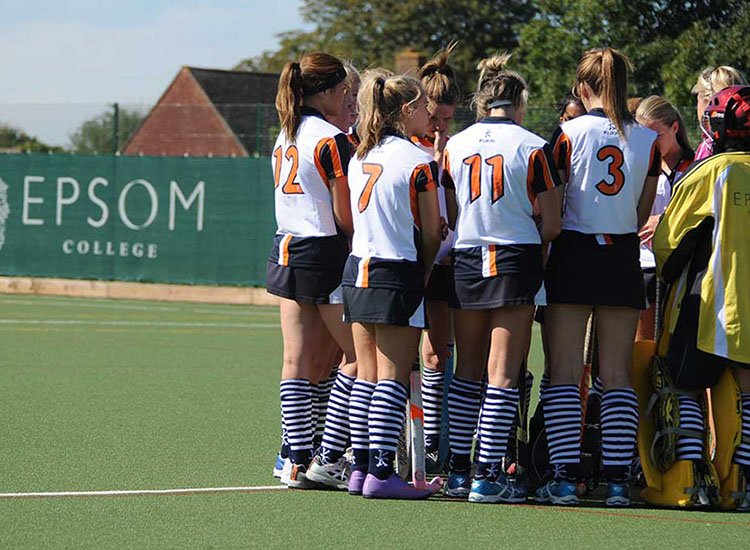 Elèves d'Epsom college en Angleterre
