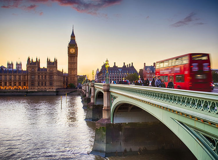 Tour de l'horloge et Palais de Westminster à Londres